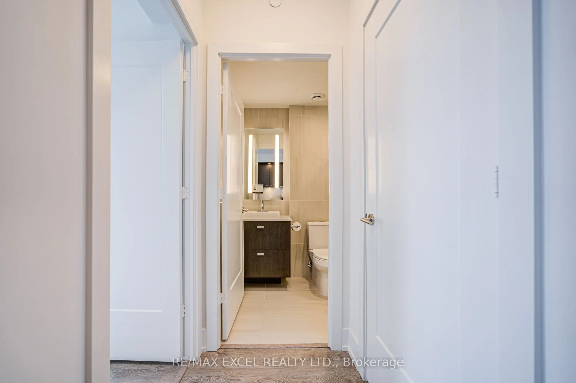 10 Inn On The Park Drive, #2206