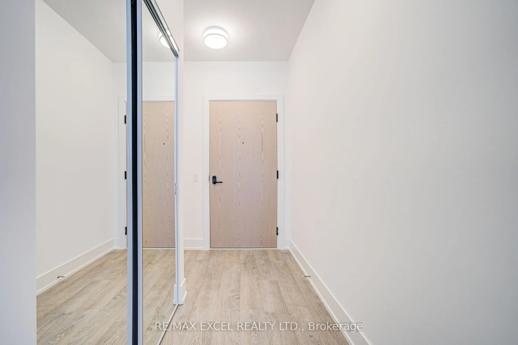 10 Inn On The Park Drive, #2206
