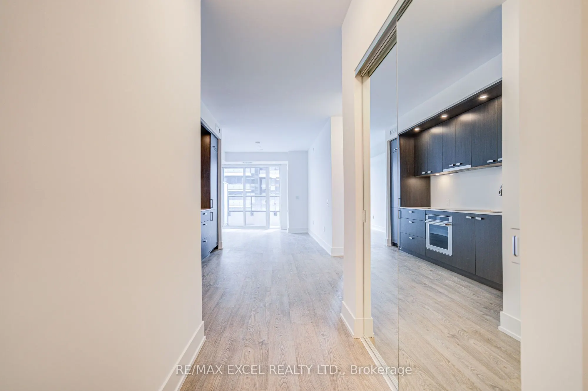10 Inn On The Park Drive, #2206