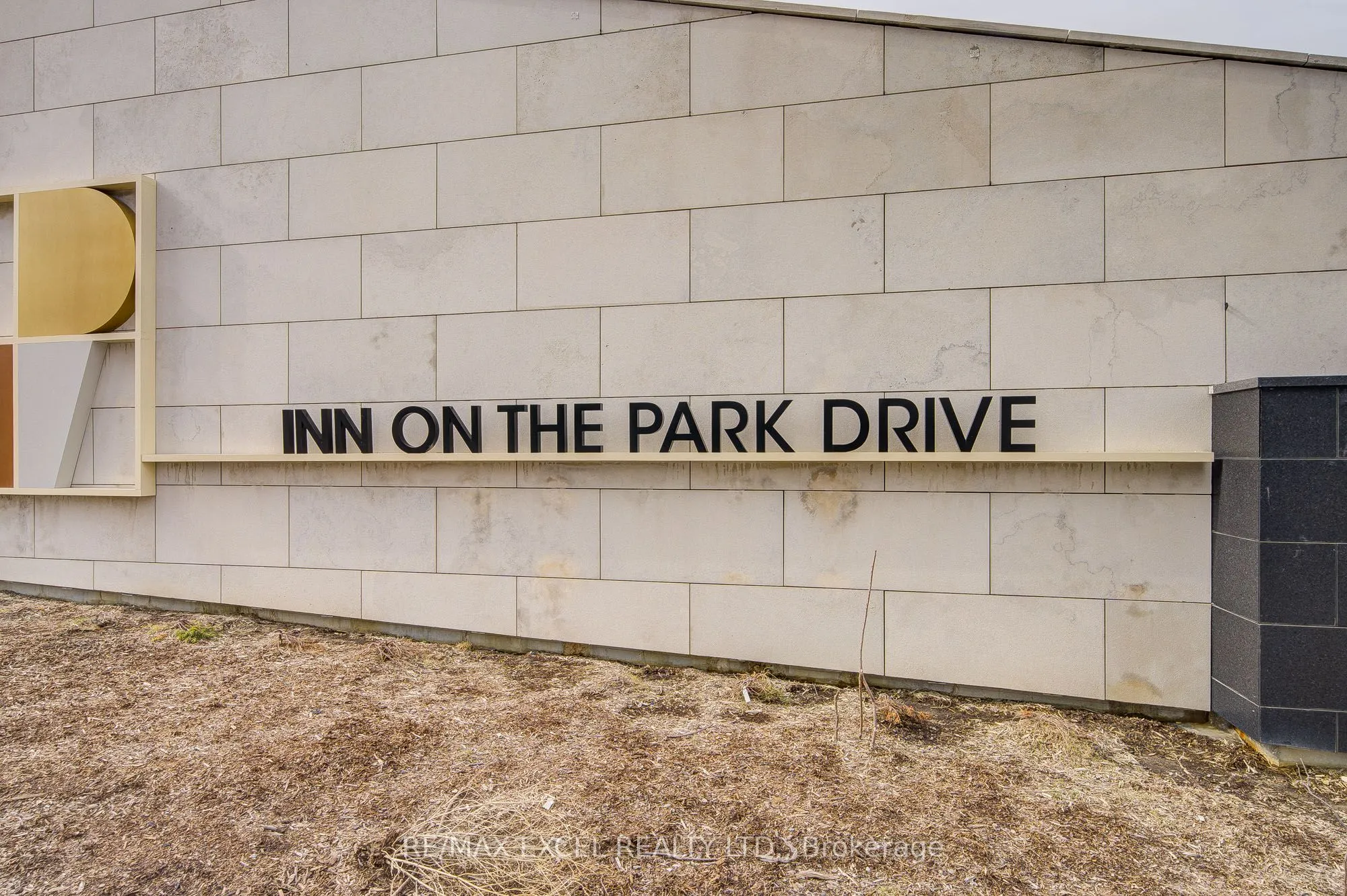 10 Inn On The Park Drive, #2206