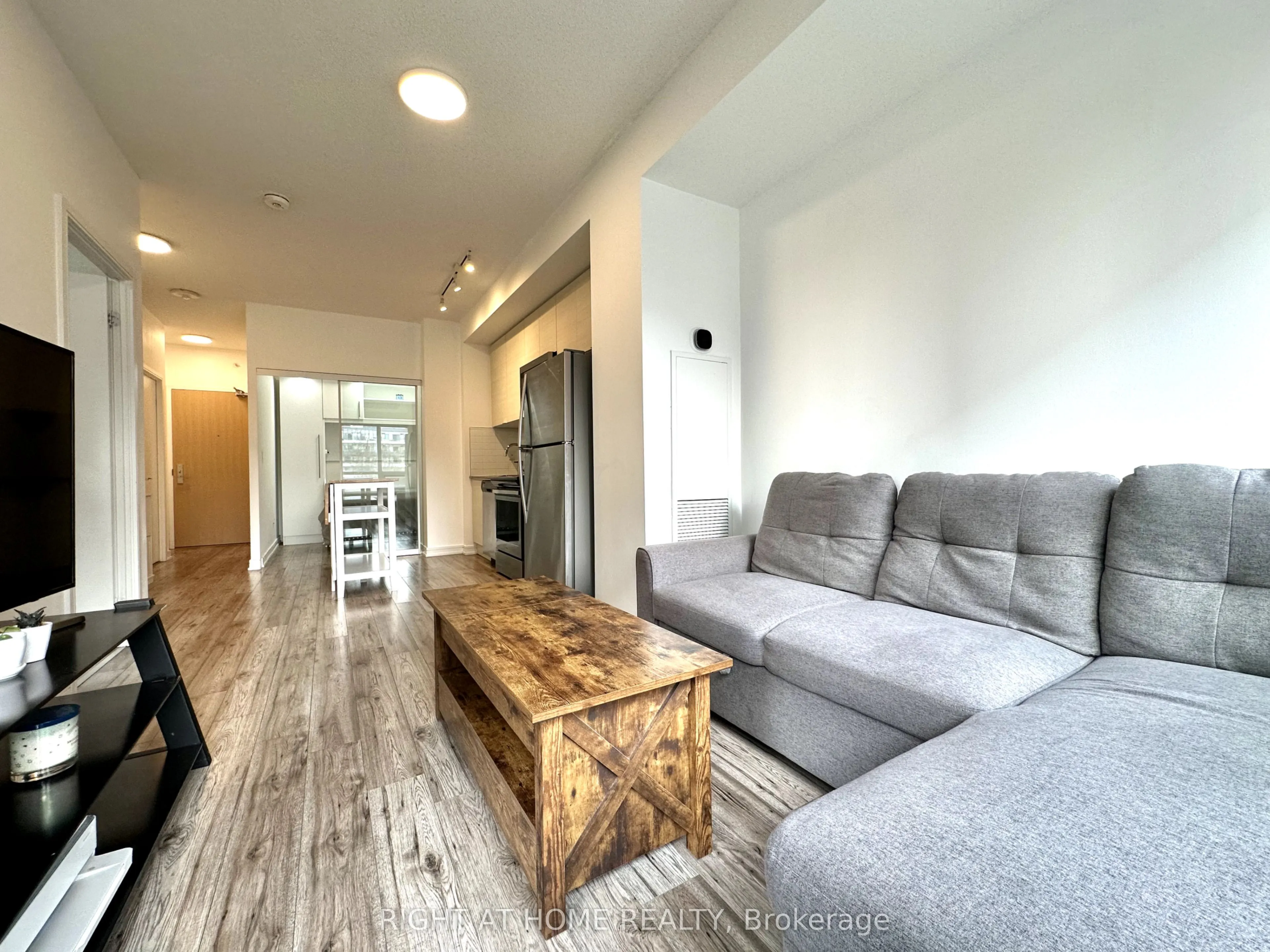 621 Sheppard Avenue E #321