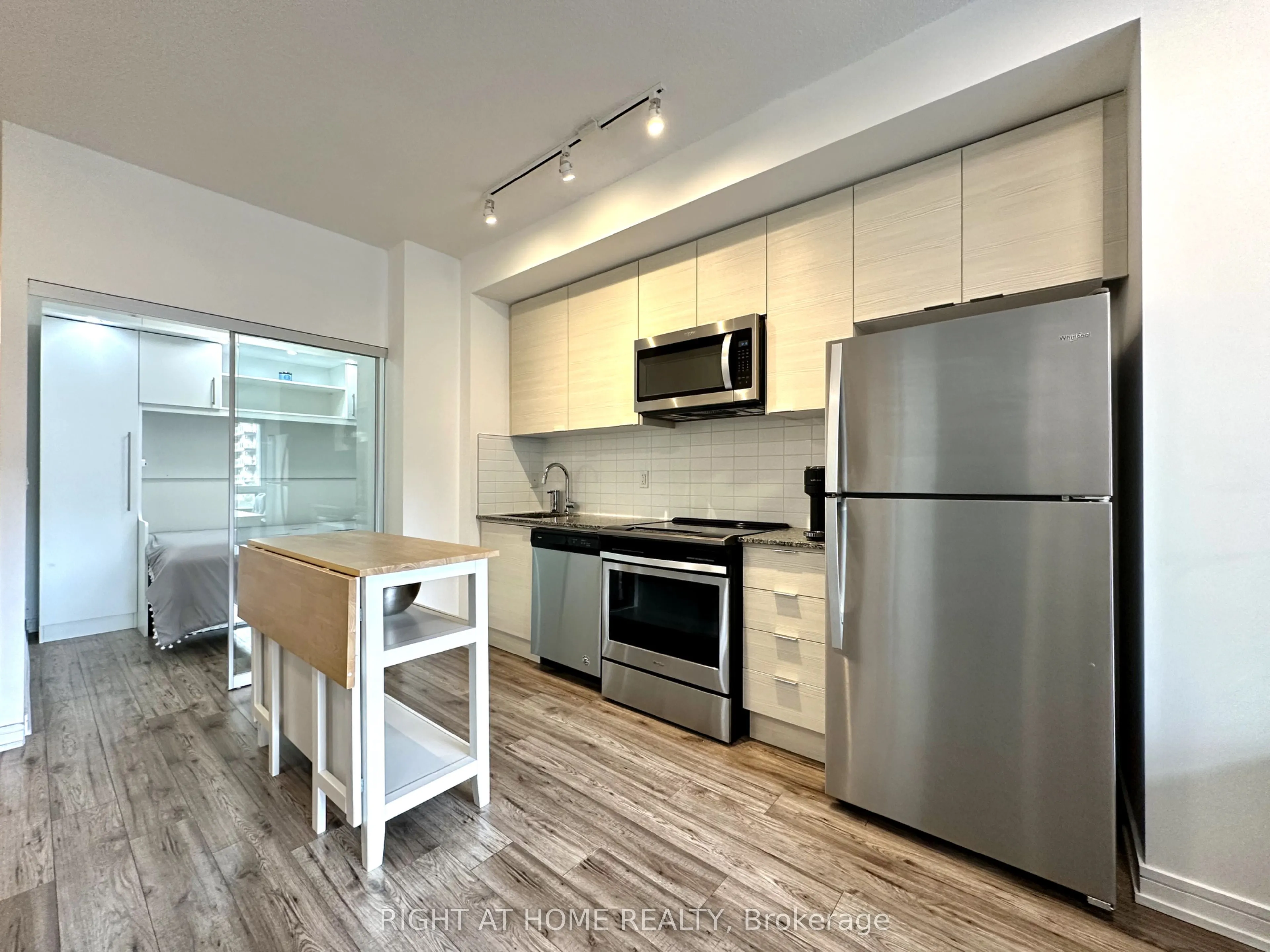 621 Sheppard Avenue E #321