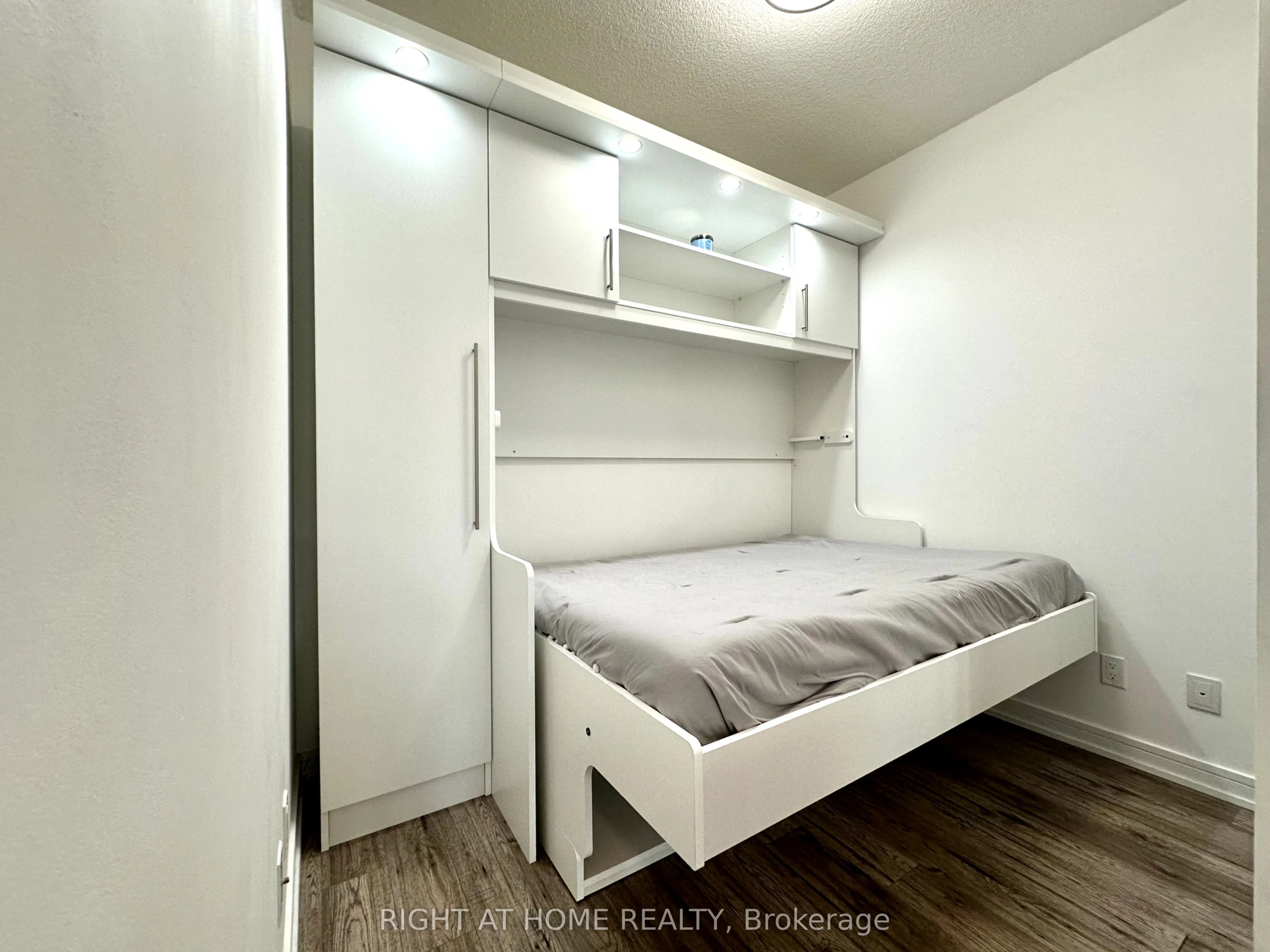 621 Sheppard Avenue E #321