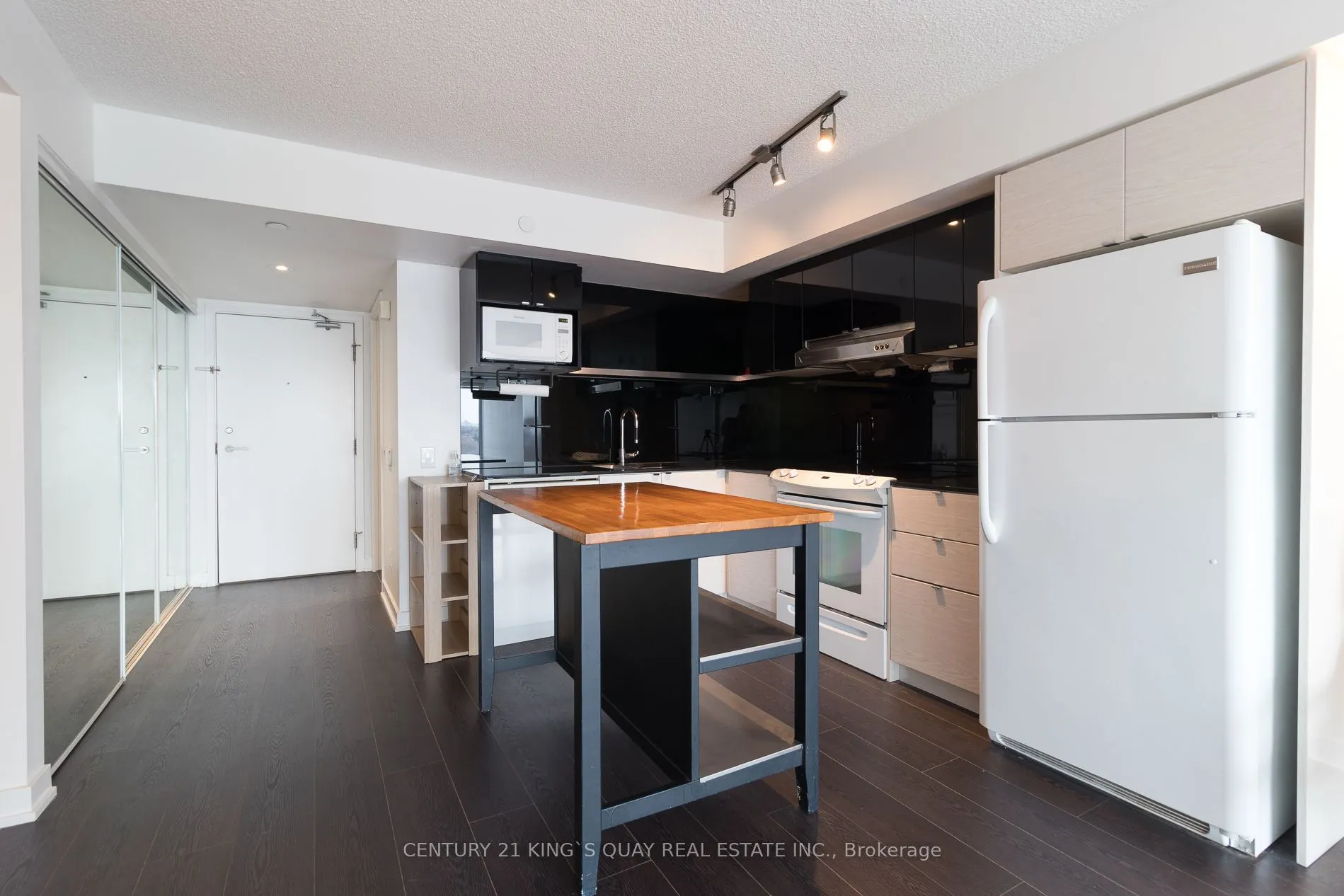 72 Esther Shiner Boulevard, #1609
