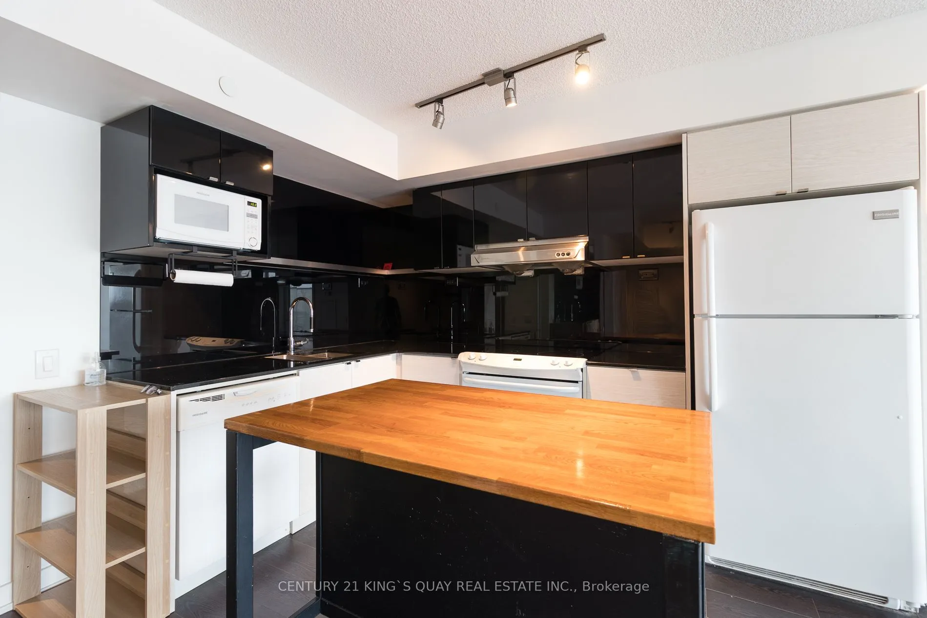 72 Esther Shiner Boulevard, #1609