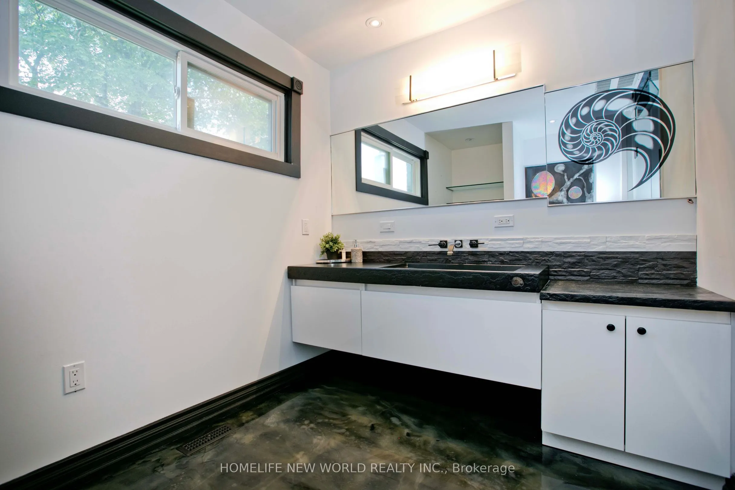 5 Willow Heights Court