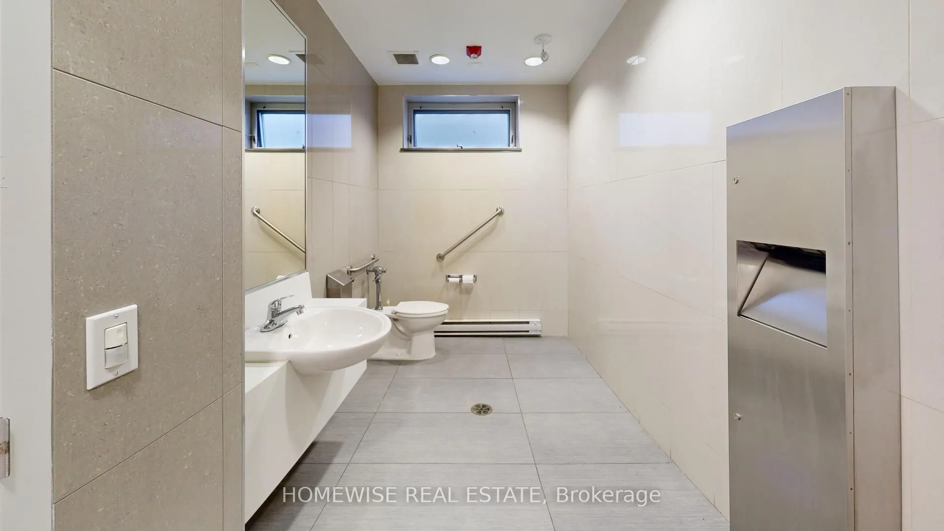 2828 Bathurst Street, #200