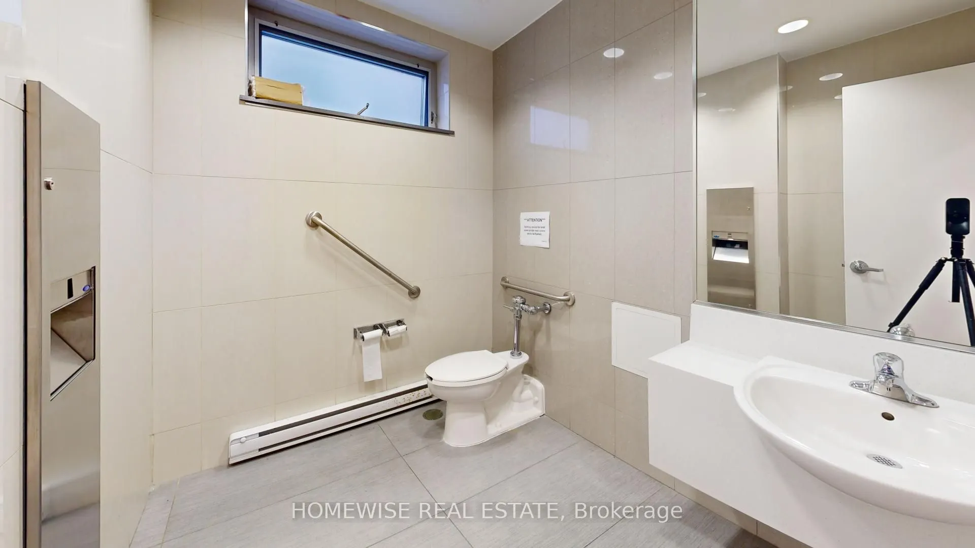 2828 Bathurst Street, #200