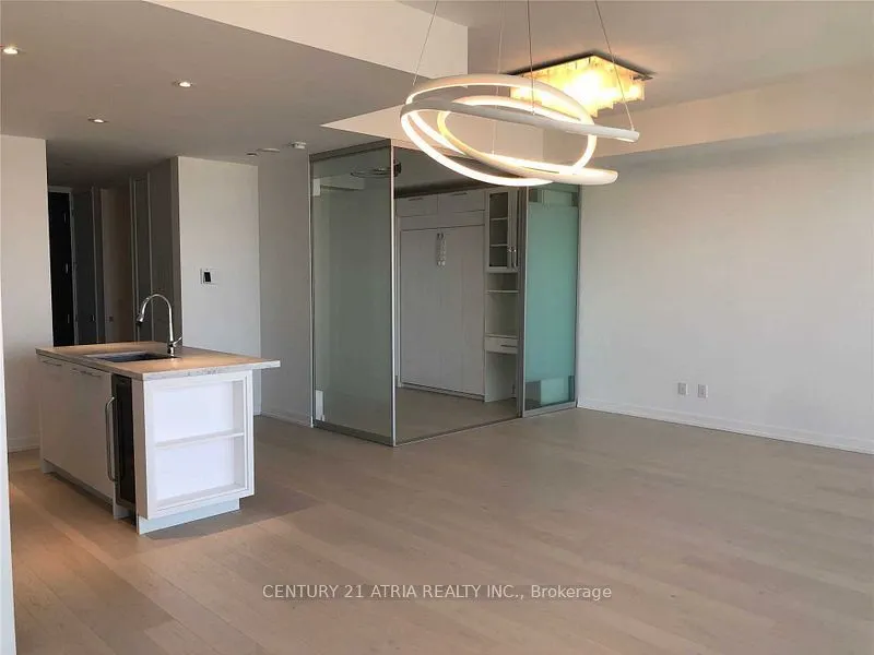 488 University Avenue, #5403