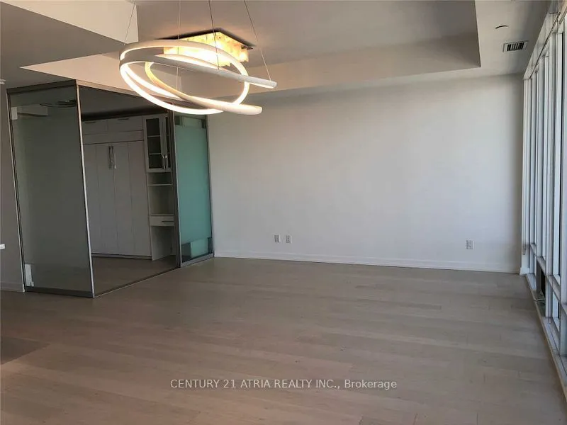 488 University Avenue, #5403