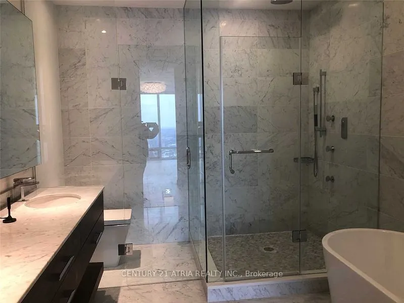 488 University Avenue, #5403