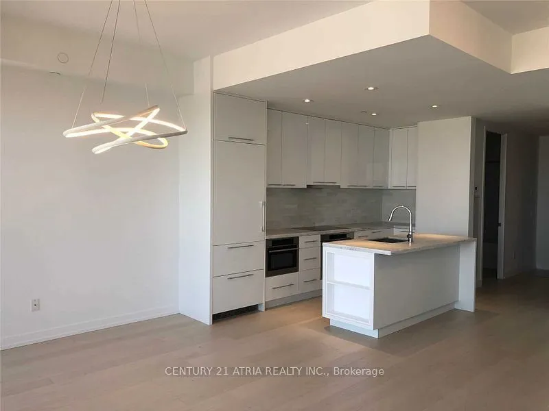 488 University Avenue, #5403
