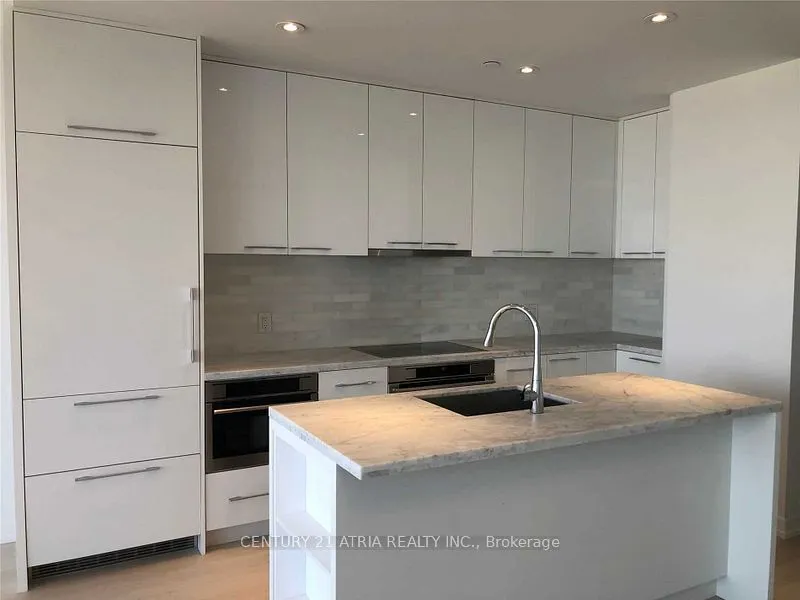 488 University Avenue, #5403