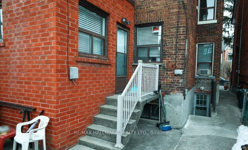 132 Grace Street #Lower