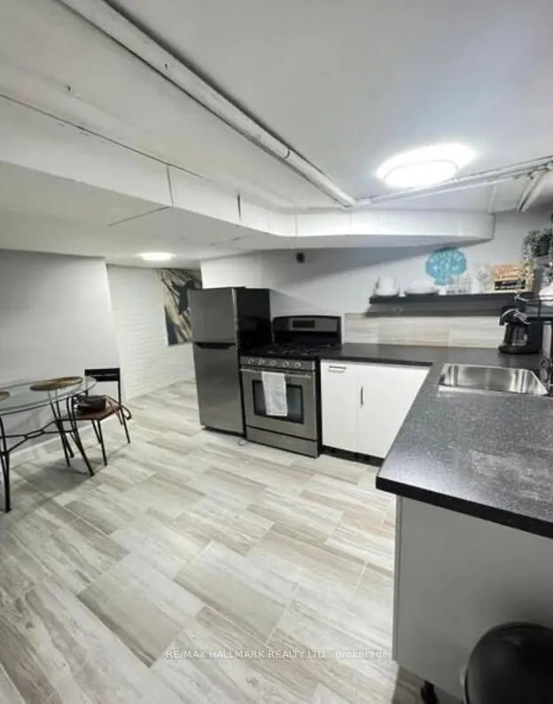 132 Grace Street #Lower