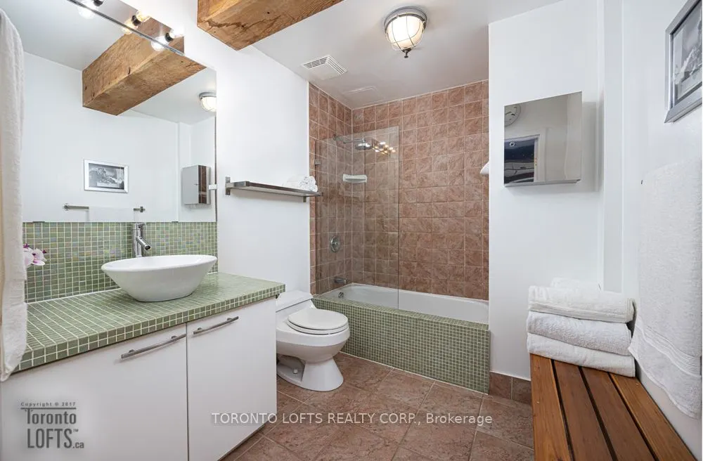 426 Queen Street E, #A01