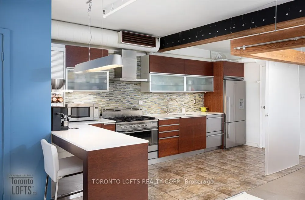 426 Queen Street E, #A01