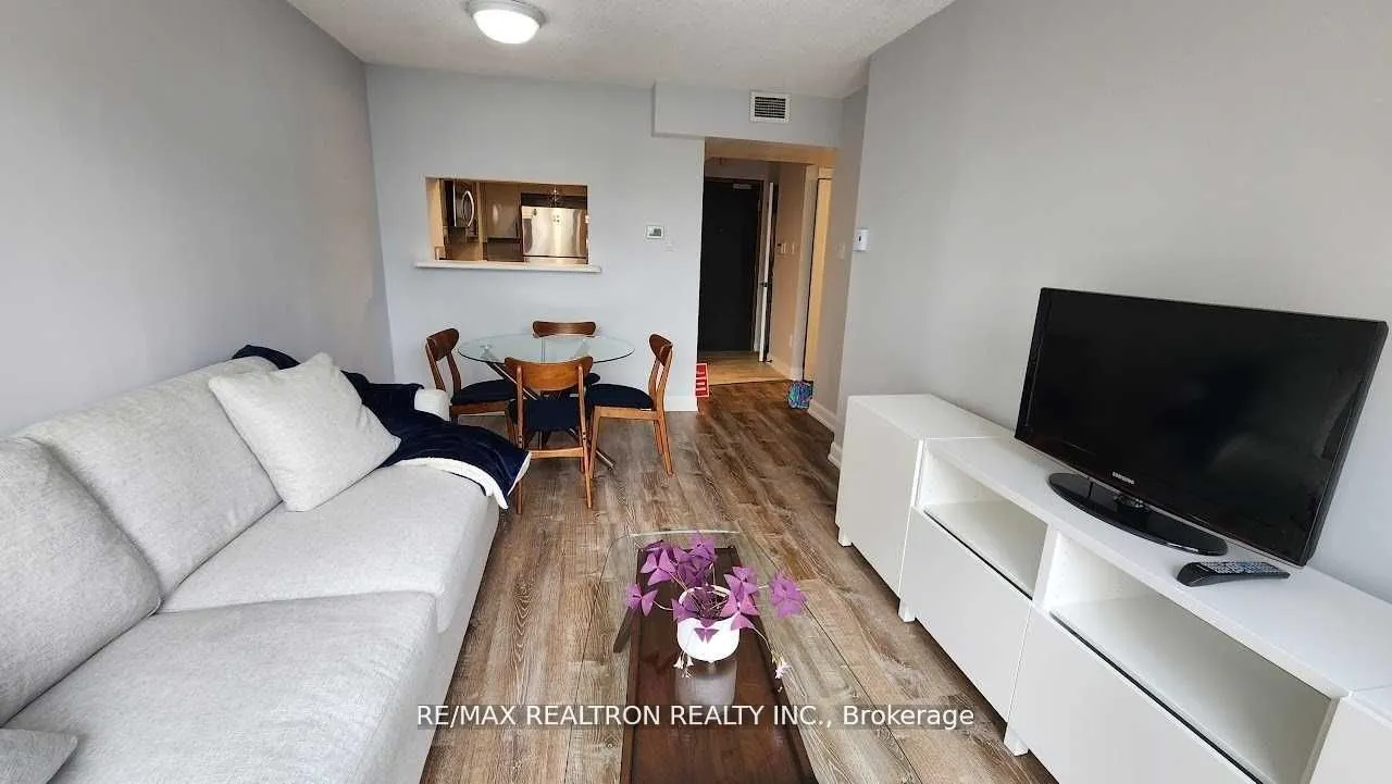 7 Broadway Avenue #211