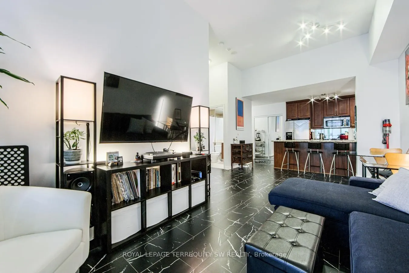 618 A Fleet Street #110