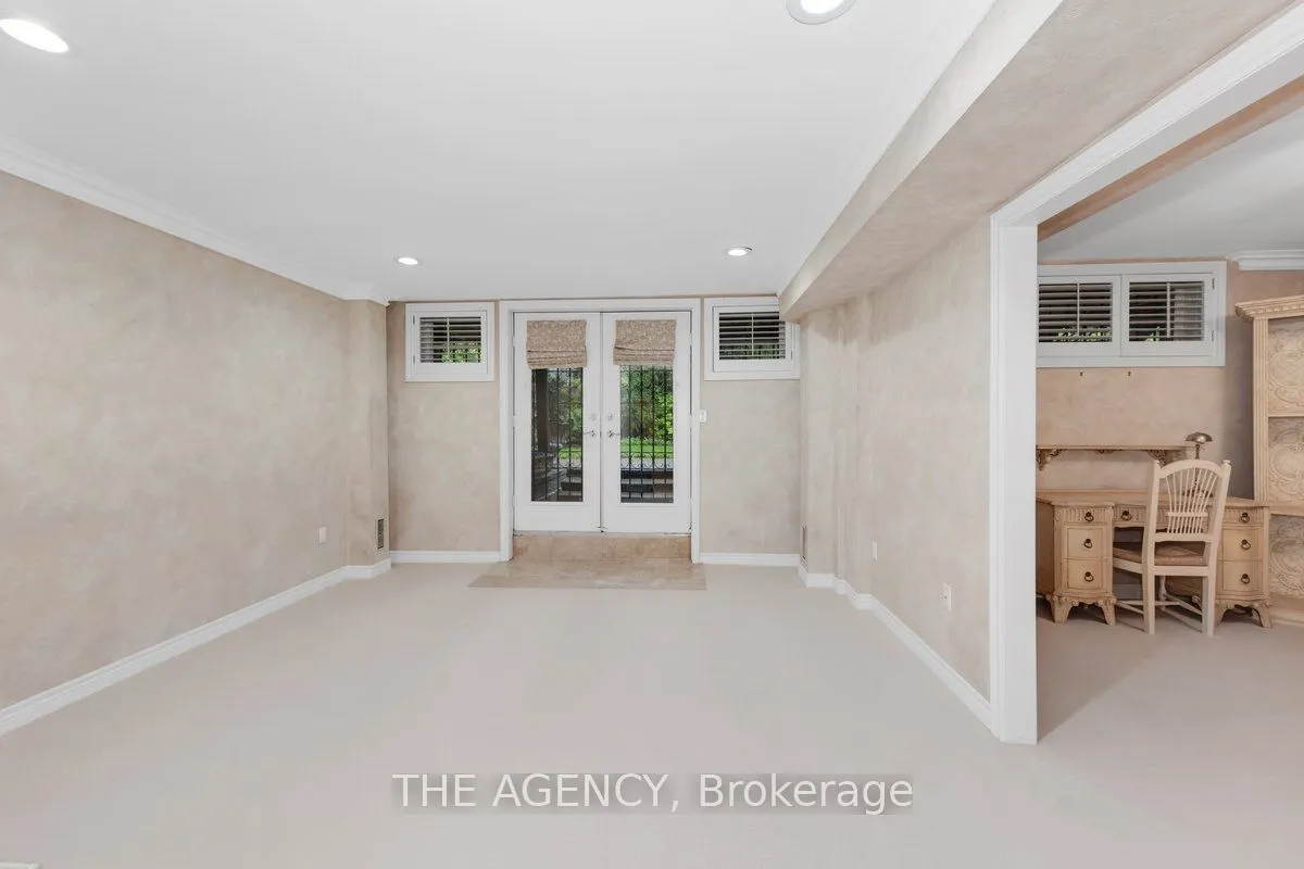 313 Broadway Avenue