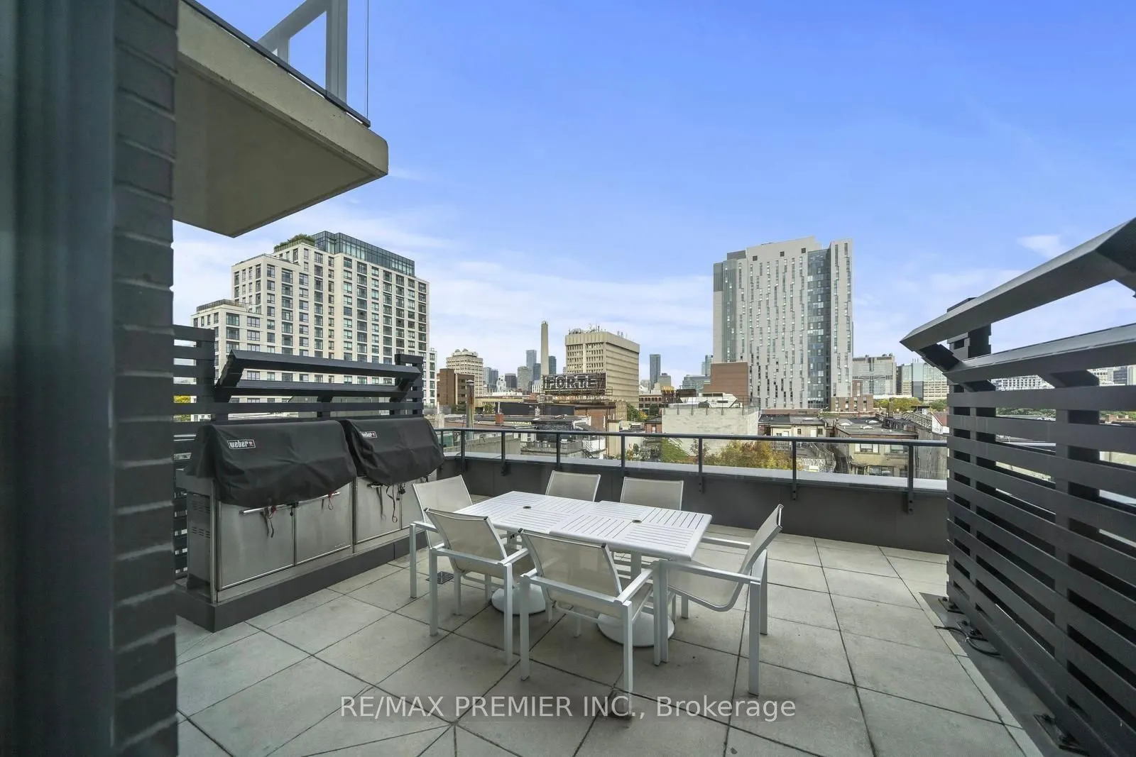 297 College Street, #1002