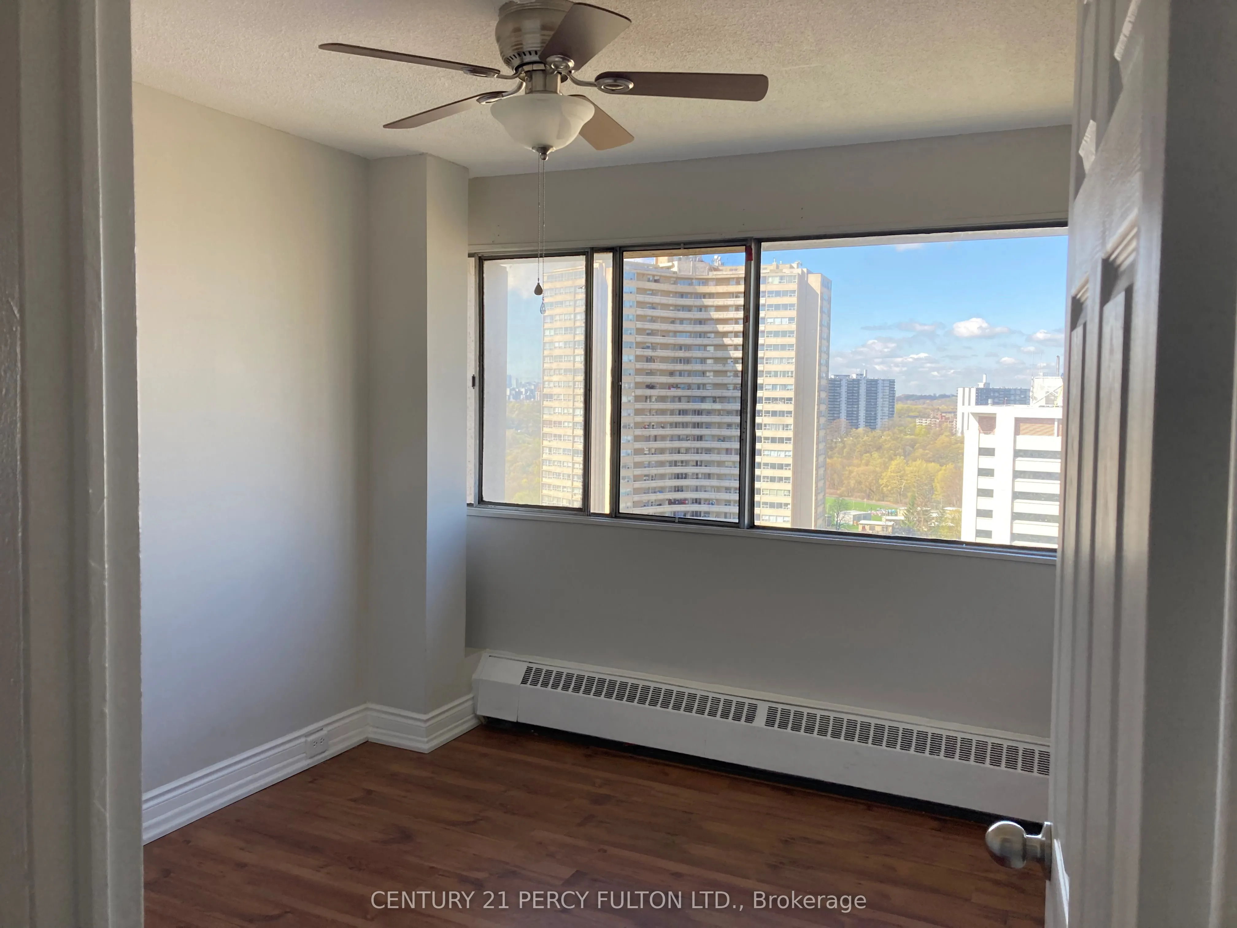 10 Sunny Glen Way, #1904