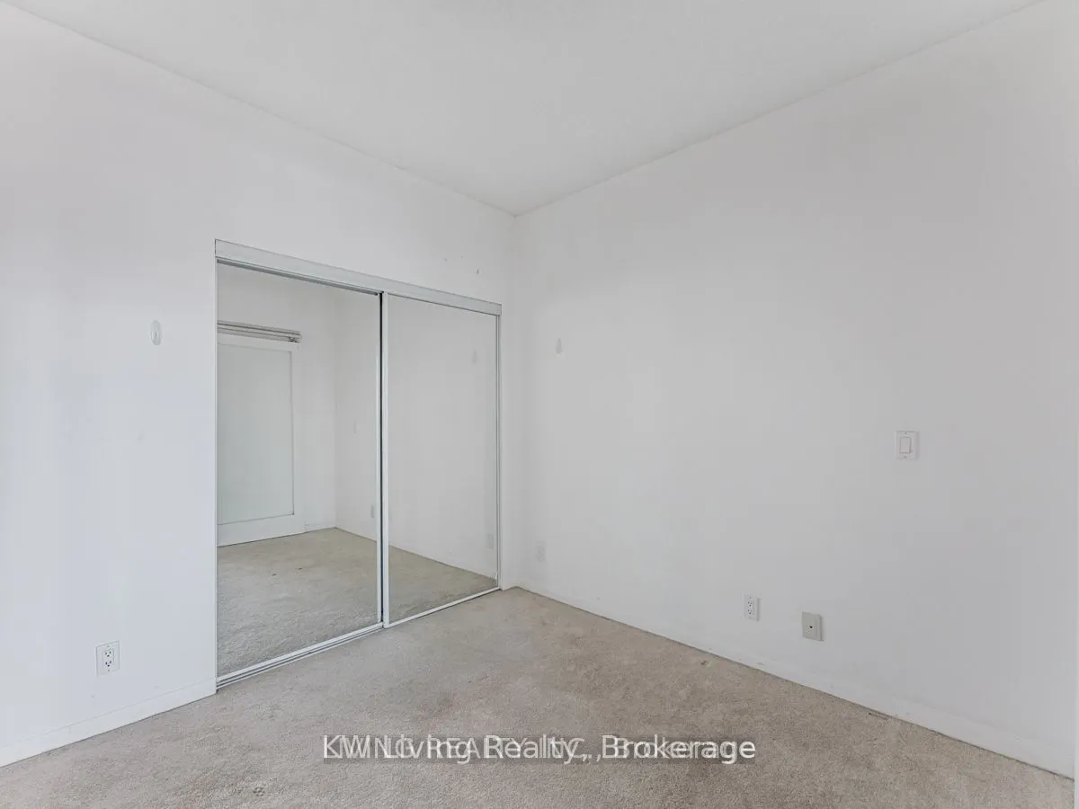 832 Bay Street, #2002