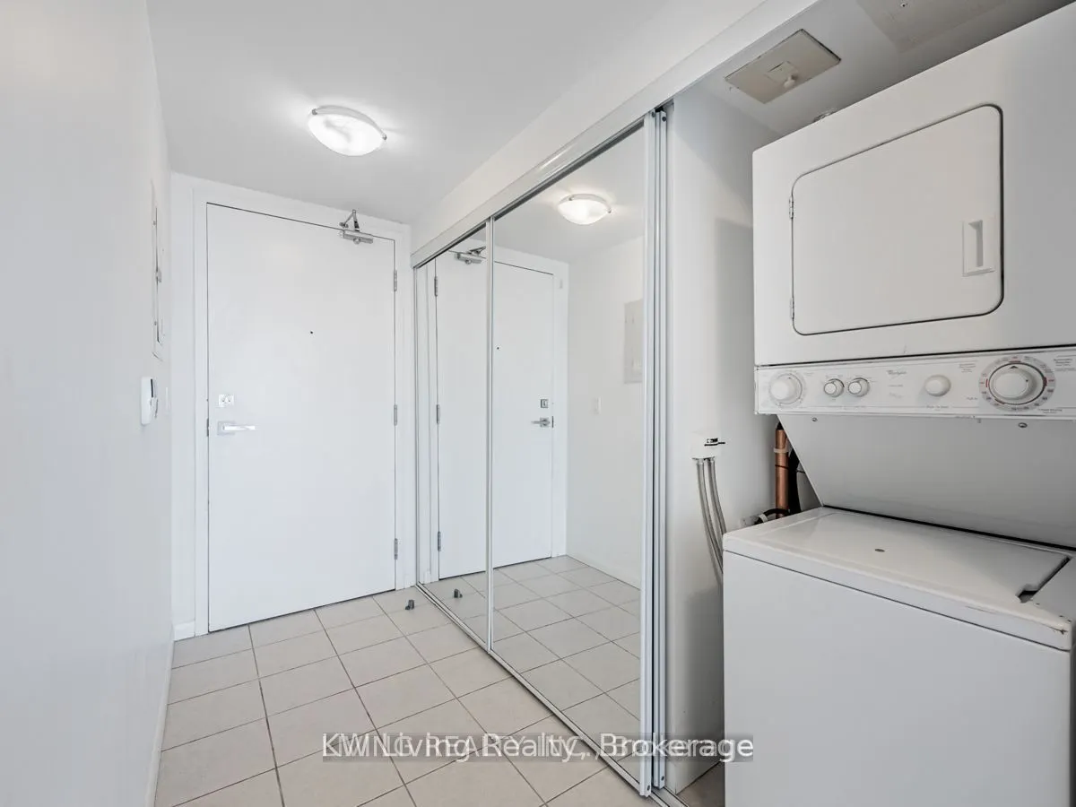 832 Bay Street, #2002