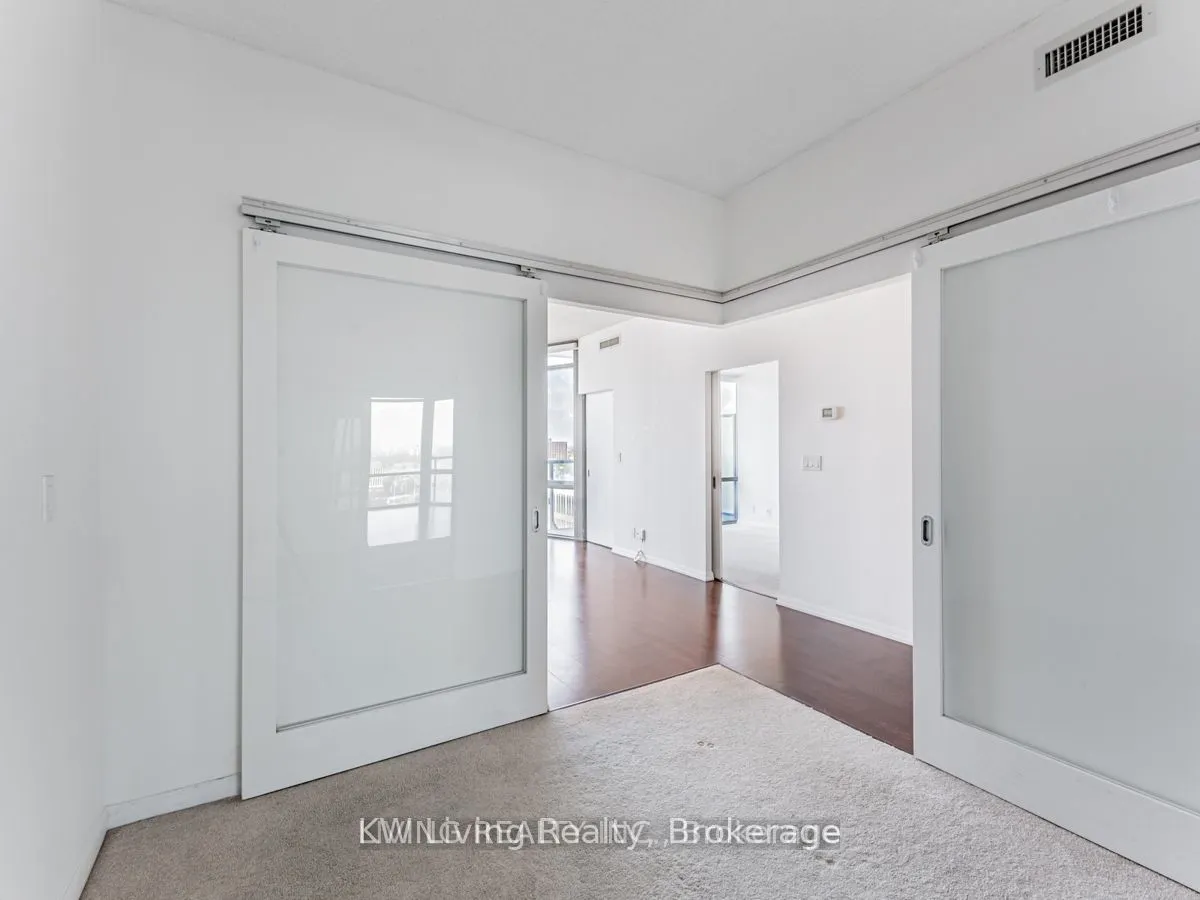 832 Bay Street, #2002