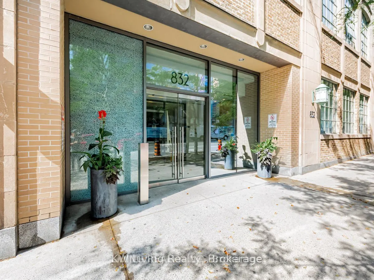832 Bay Street, #2002