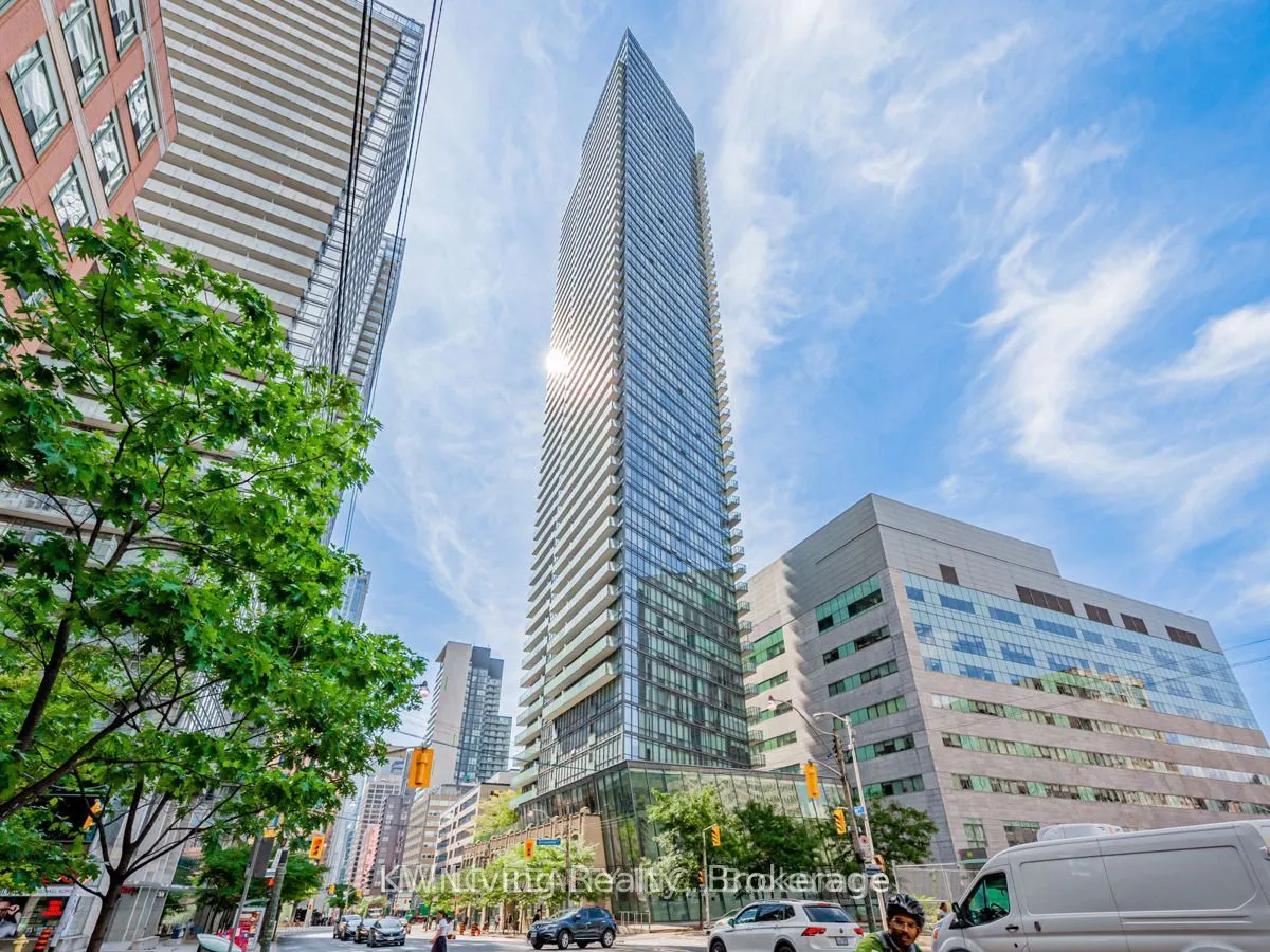 832 Bay Street, #2002