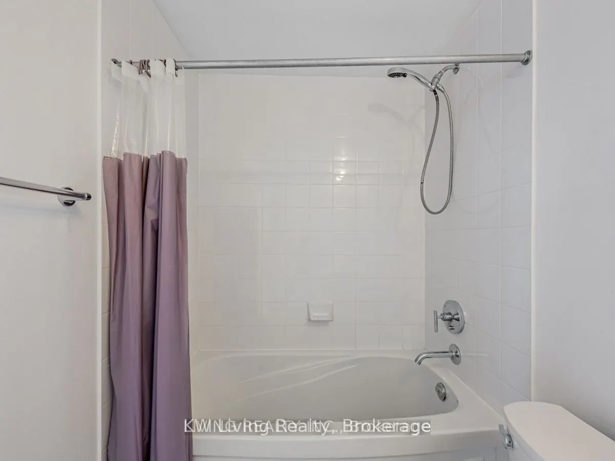 832 Bay Street, #2002