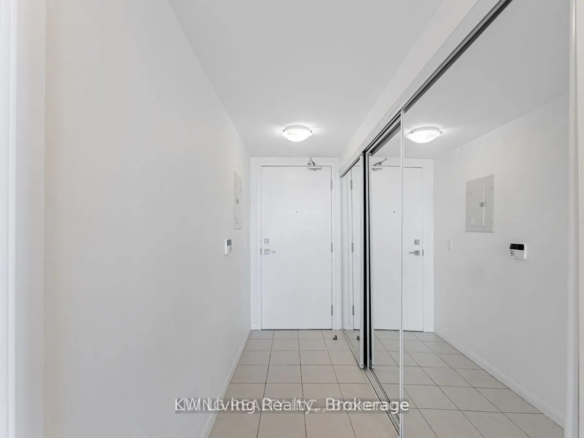 832 Bay Street, #2002