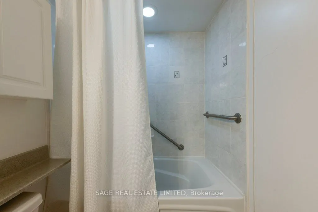 12 Rean Drive, #307
