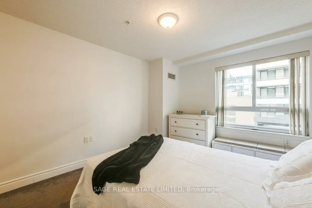12 Rean Drive, #307