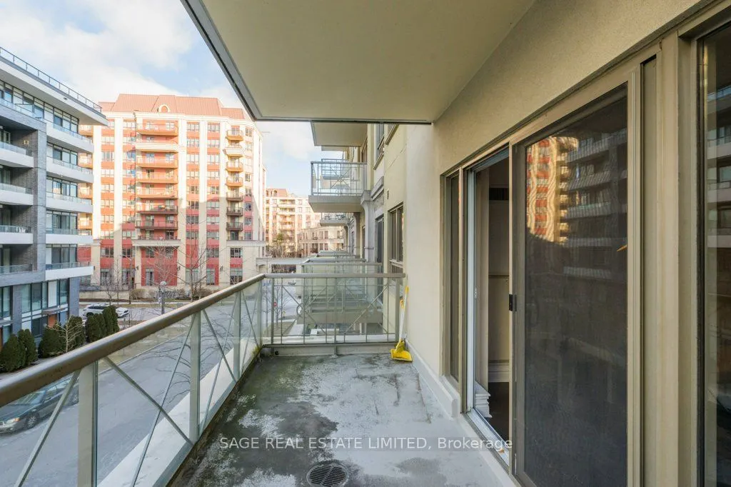 12 Rean Drive, #307