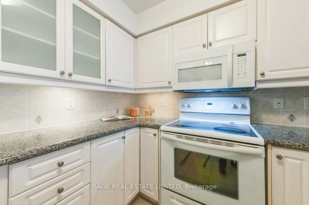 12 Rean Drive, #307