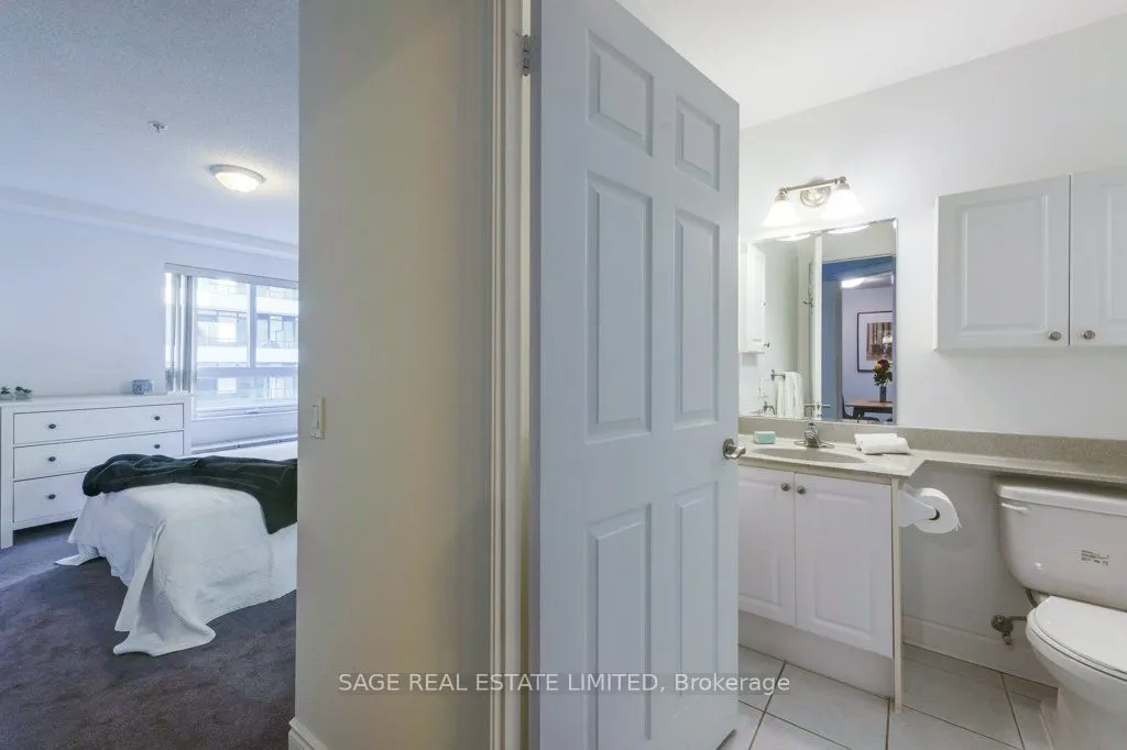 12 Rean Drive, #307