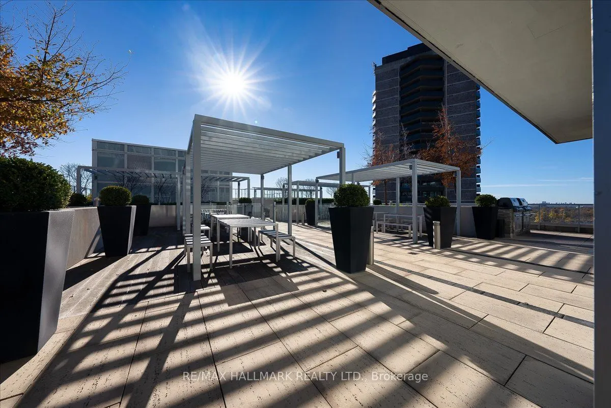 501 St Clair Avenue W, #1811