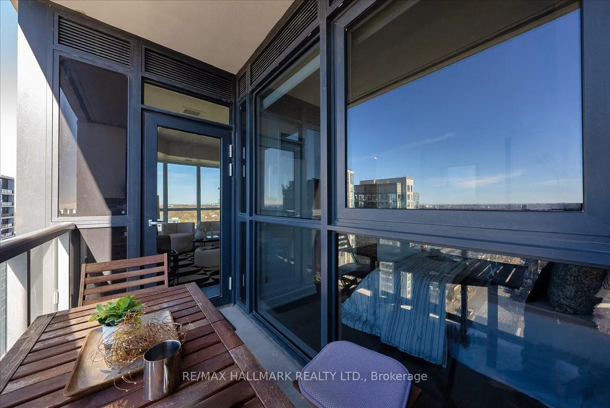 501 St Clair Avenue W, #1811