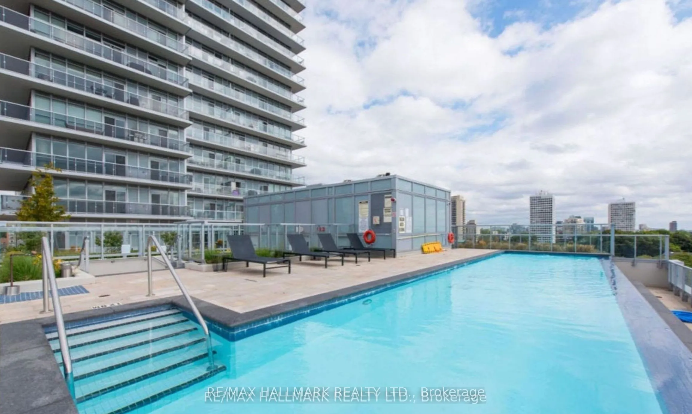 501 St Clair Avenue W, #1811