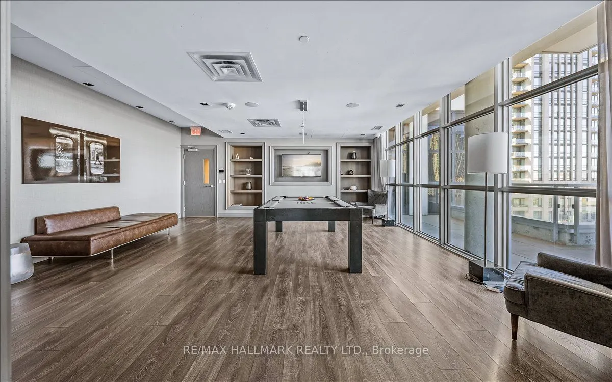 501 St Clair Avenue W, #1811