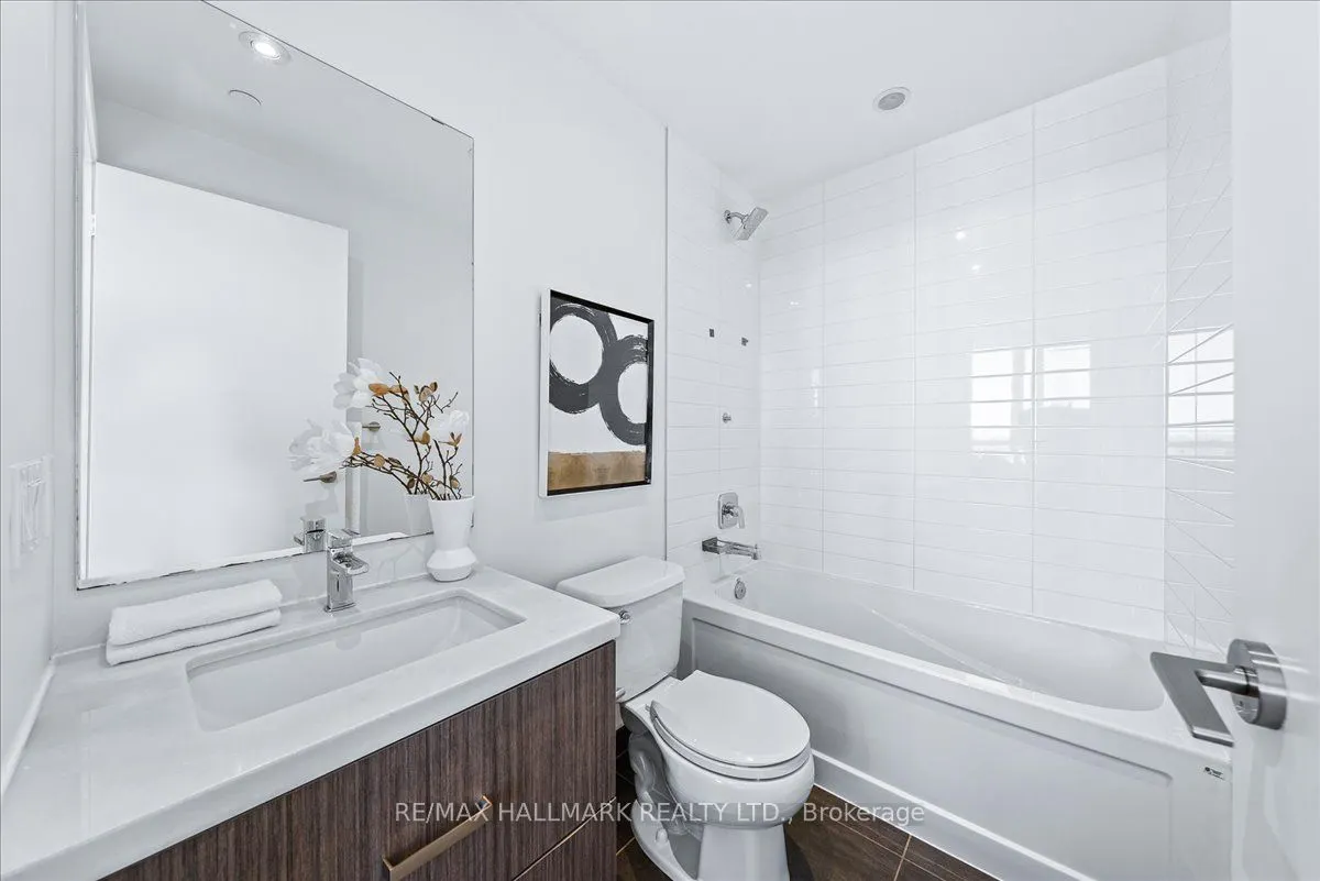 501 St Clair Avenue W, #1811