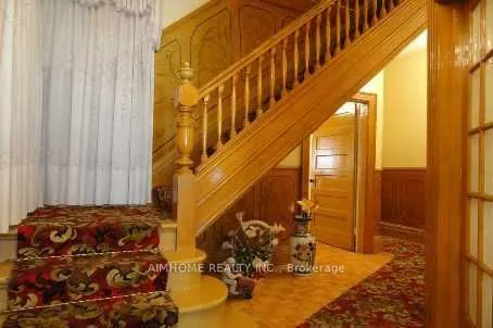 598 Bathurst Street