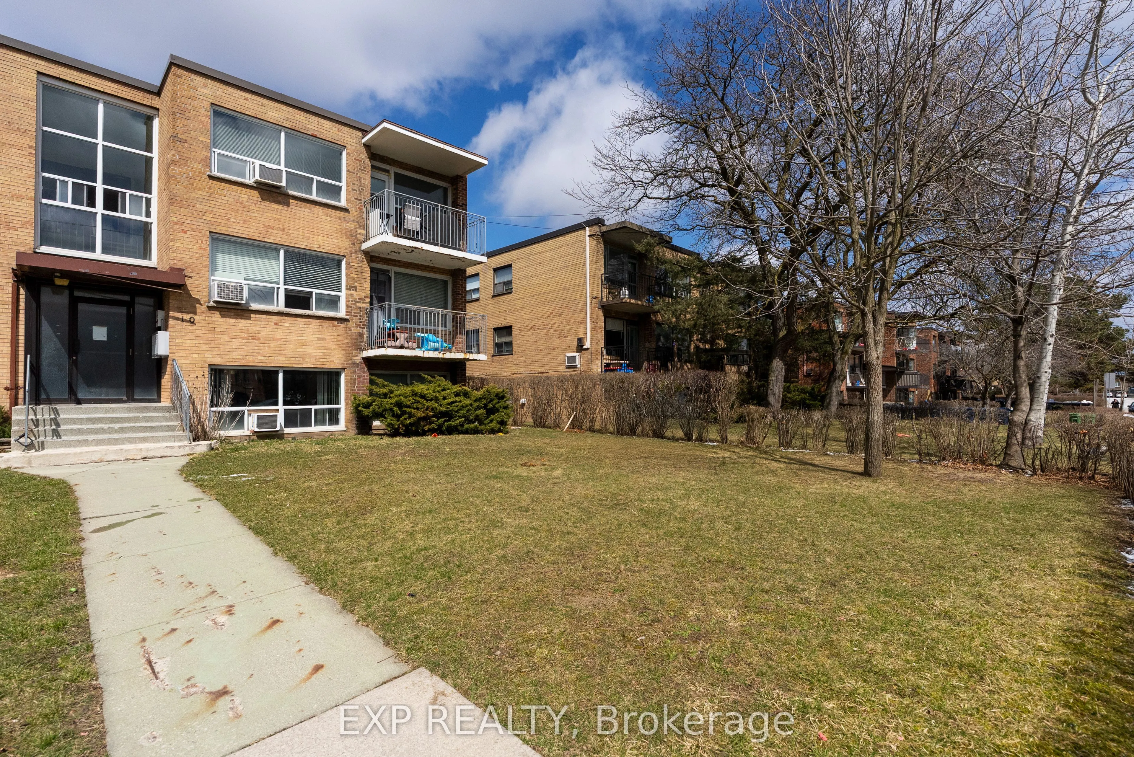 10 Fraserwood Avenue