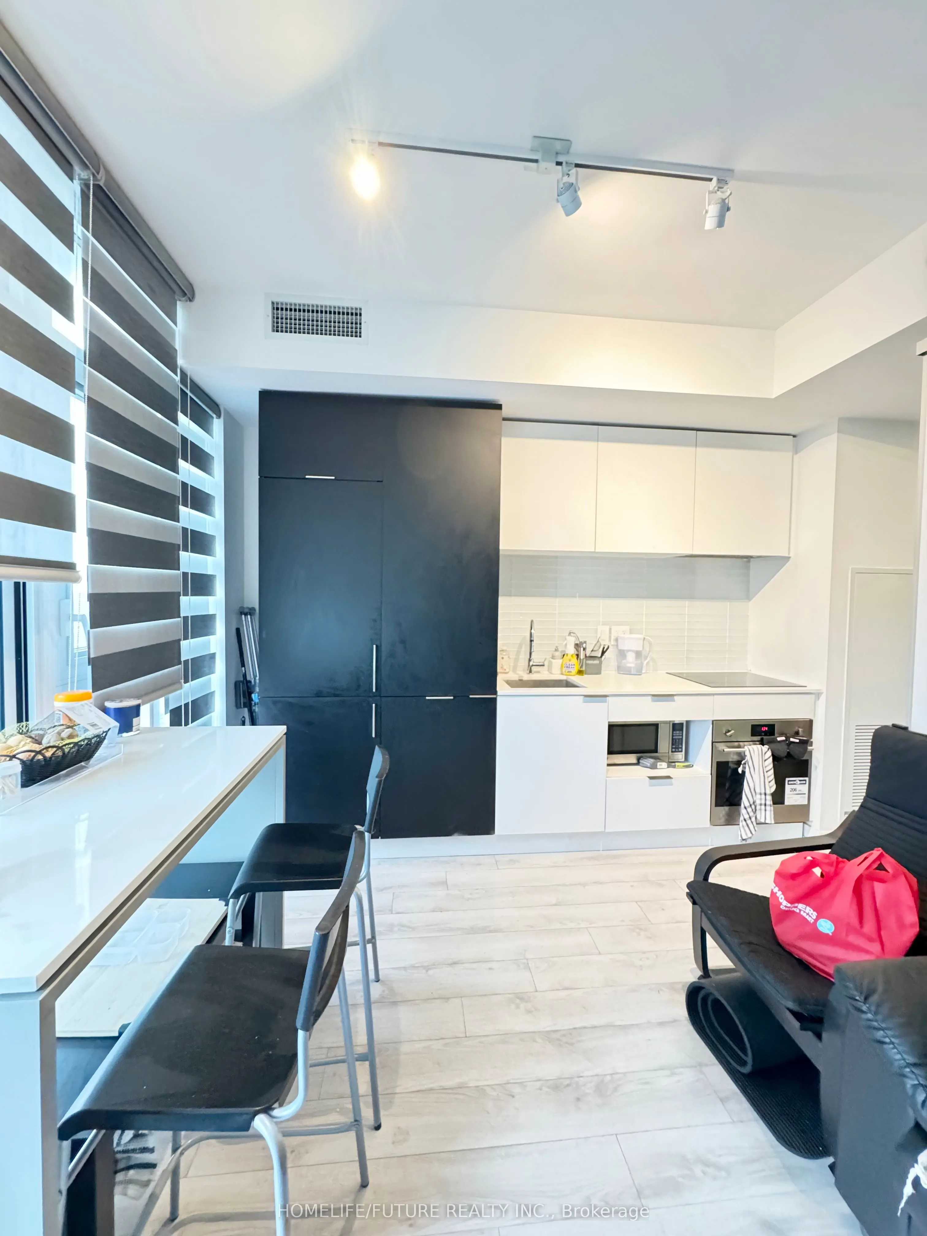 33 Helendale Avenue, #1802