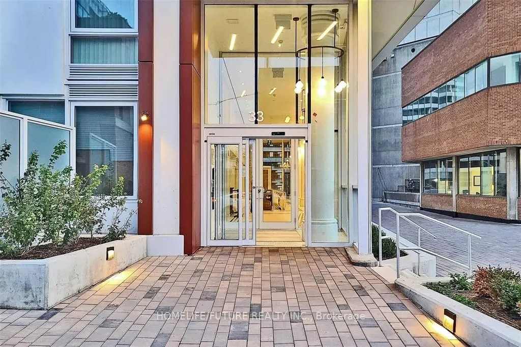 33 Helendale Avenue, #1802