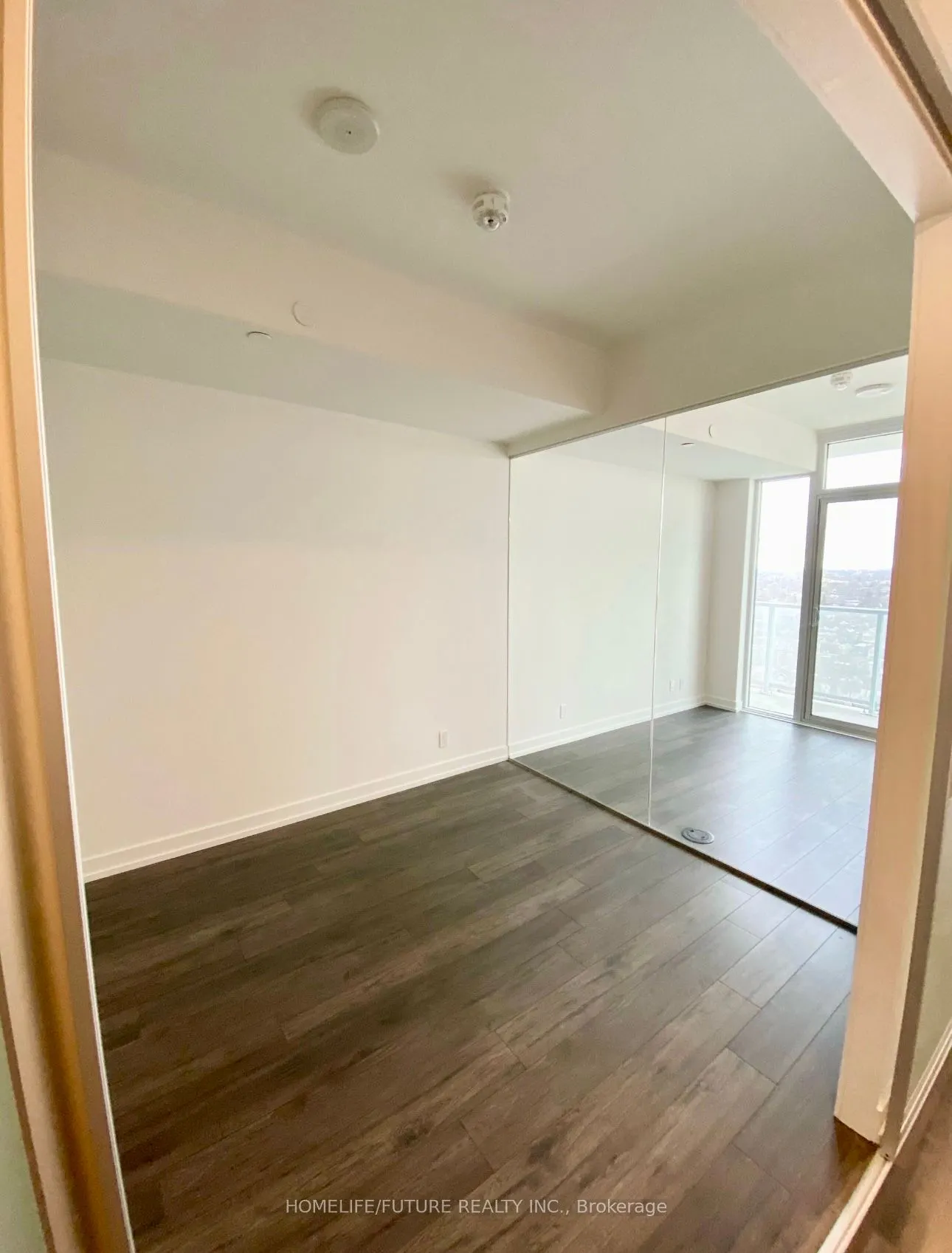 33 Helendale Avenue, #1802