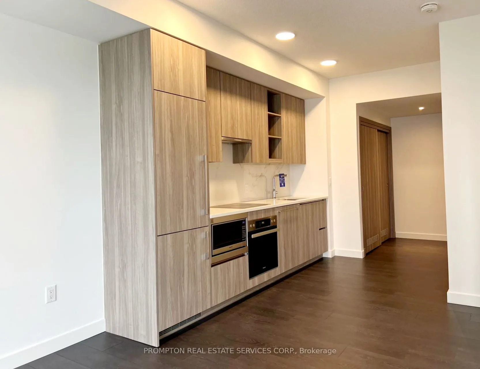 27 McMahon Drive, #915