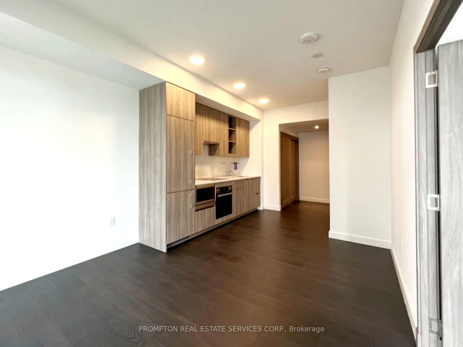 27 McMahon Drive, #915